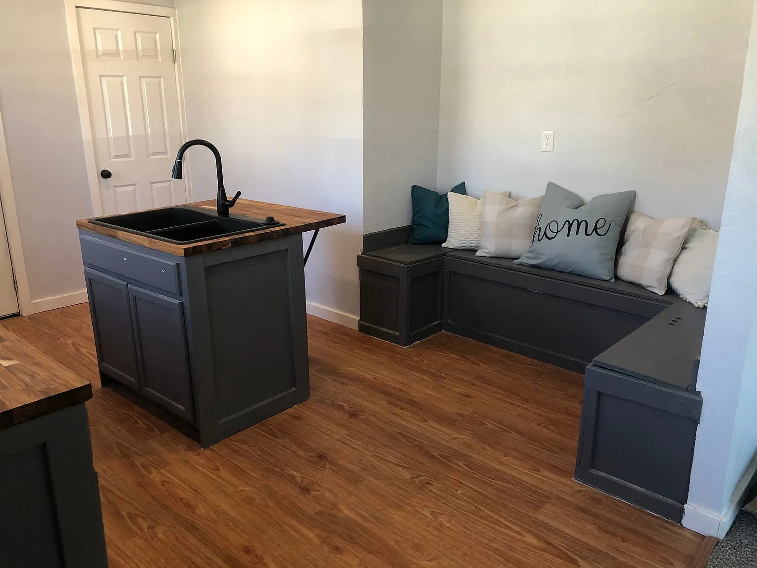 3 bed, 925 sqft, $1,600 — Photo 2