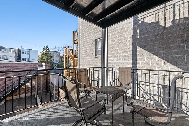 1340 N Wolcott Ave #2 — Photo 8