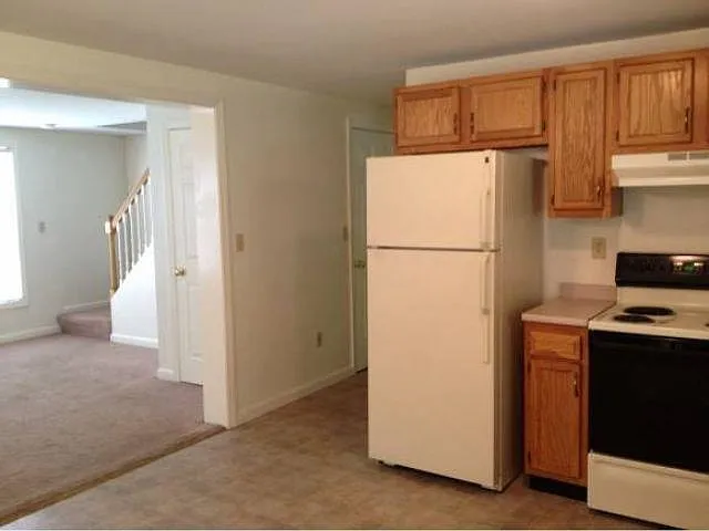 3 bed, 1.5 bath, 1000 sqft, $2,295 — Photo 4