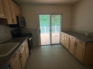 95 Longwood Lake Rd, Oak Ridge, NJ 07438