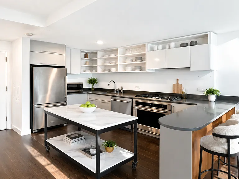181 Front St #5C — Photo 2