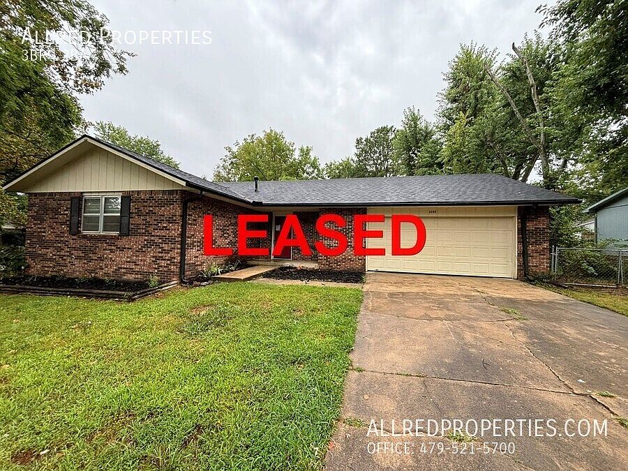 1st image of 3203 E Cherokee Dr