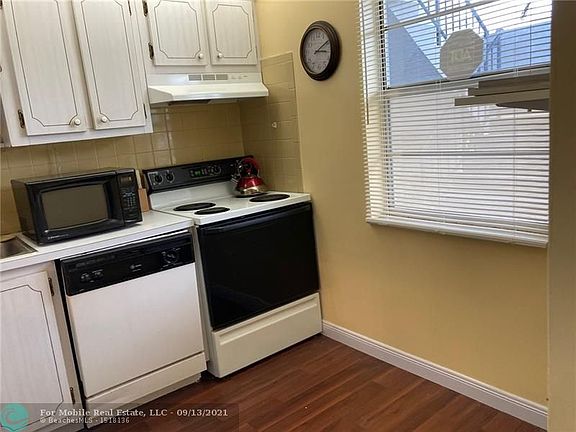 5th image of 7837 Golf Circle Dr