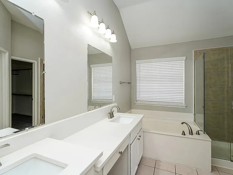 4617 Seneca Dr — Photo 11