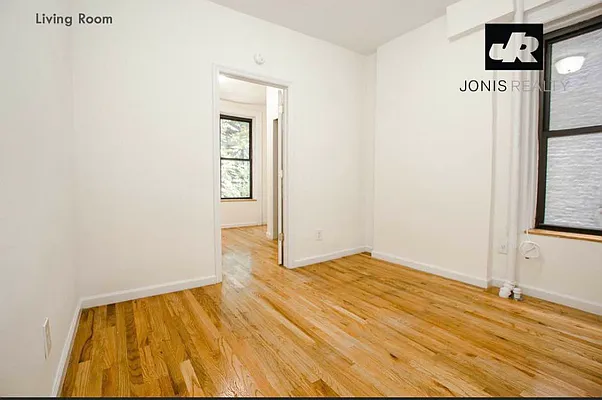 Rented by Jonis Realty | media 9