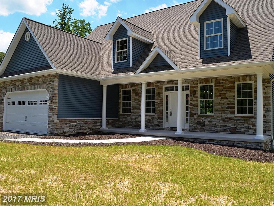 1st image of 718 Grady Ln
