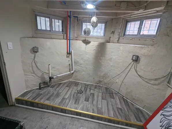 262 Woodlawn Avenue image 9 of 10