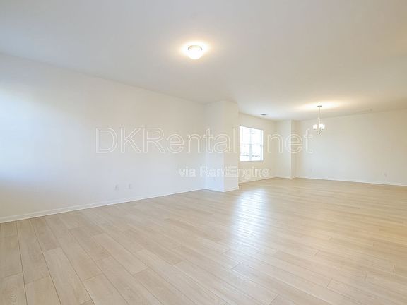 3rd image of 131 Shelter Ln E