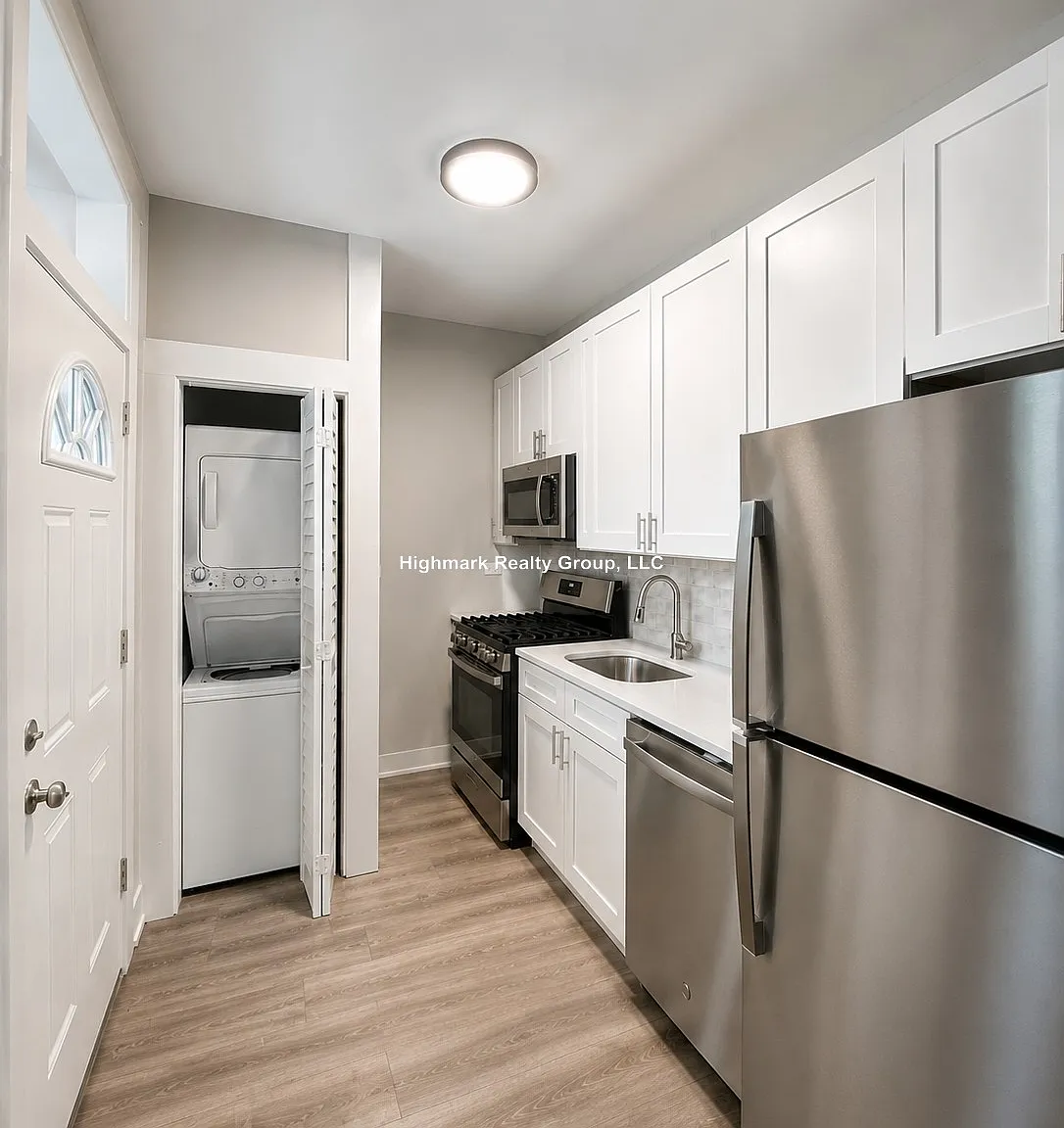 2 bed, 1.0 bath, $2,100 — Photo 2