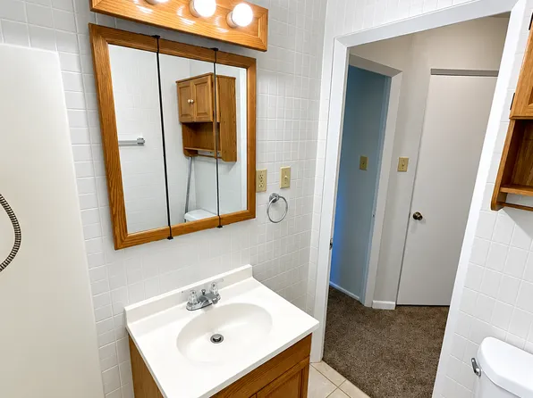 1717 Menard Dr #1715, Belleville, IL 62220