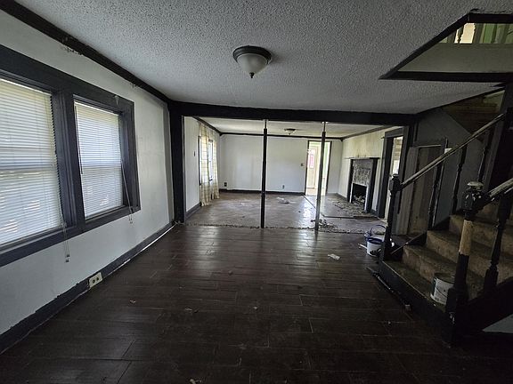 4th image of 77 Curd Ave