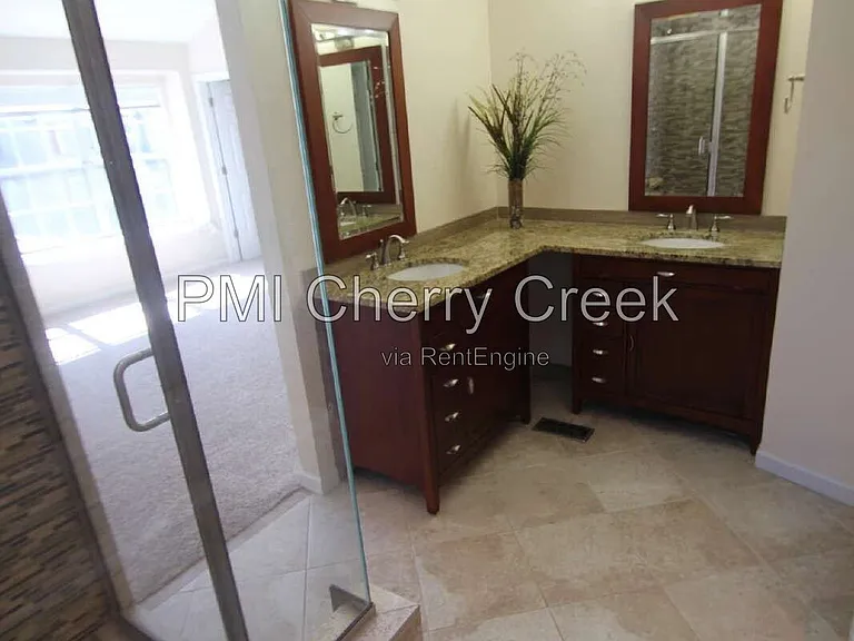 9800 Foxhill Cir — Photo 22