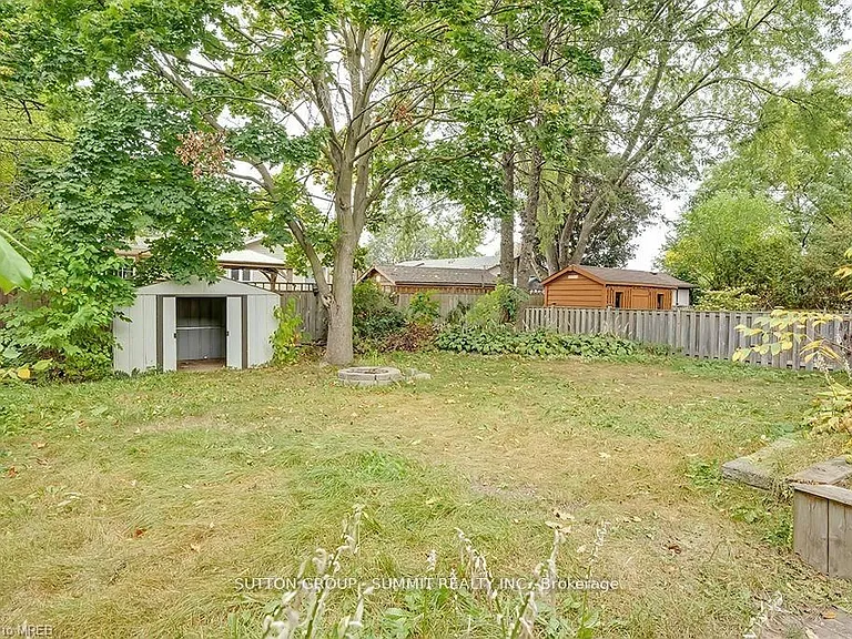 16 Upper Canada Dr #UPPER — Photo 39