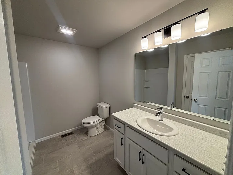 6753 Meadow View Dr S — Photo 8