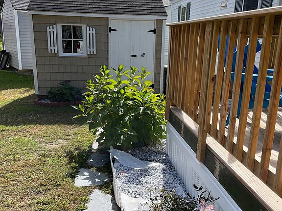 4th image of 15 Mayflower Dr