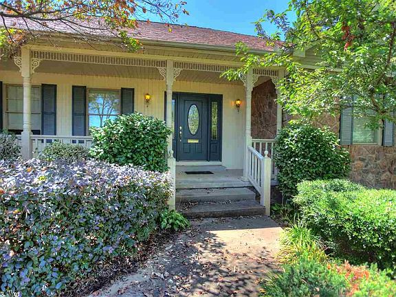 2nd image of 36 Silver Meadow Cv