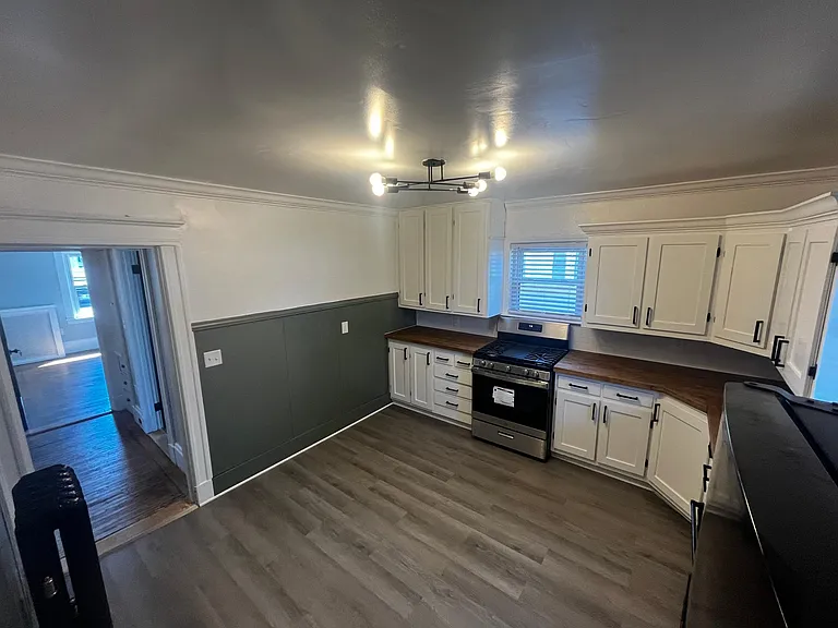 211 Washington Ave #2 — Photo 4