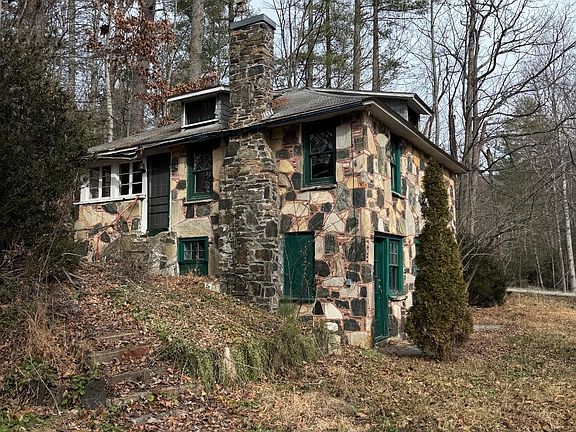 2nd image of 239 Mullin Hill Rd