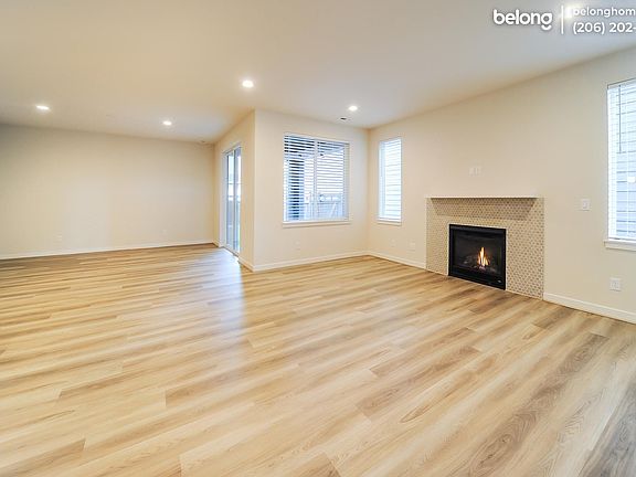 5th image of 33259 Evergreen Ave SE