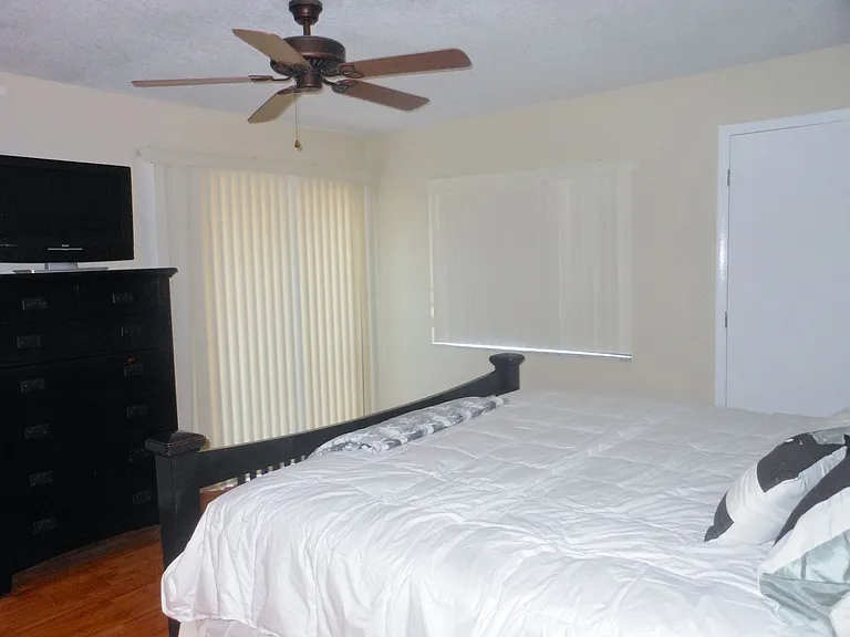 112 Woodlands Ct — Photo 10