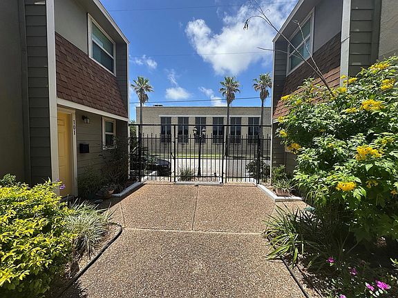 3rd image of 424 15th St APT 104