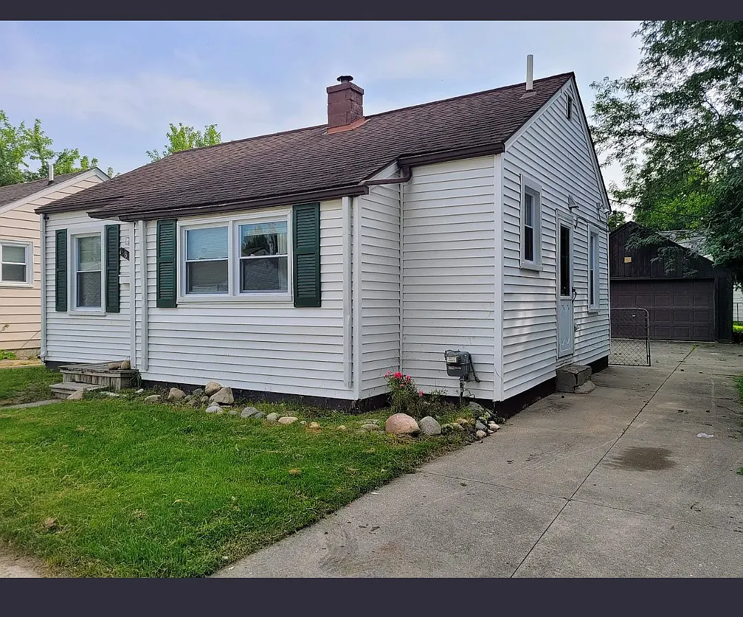 Building Photo - 28210 Maple St