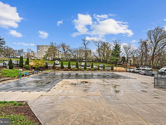 4th image of 1836 Metzerott Rd APT 2004