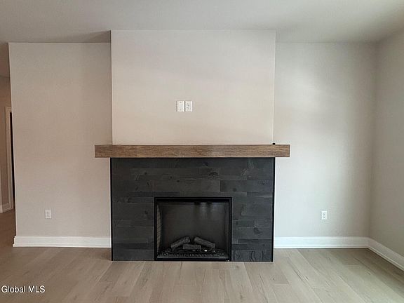 4th image of 604 Vly Pointe Drive