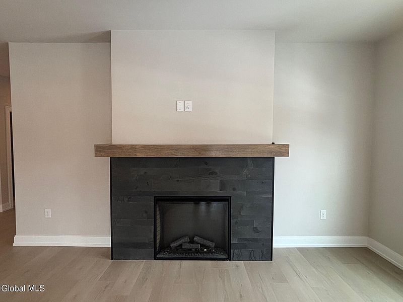 4th image of 604 Vly Pointe Drive