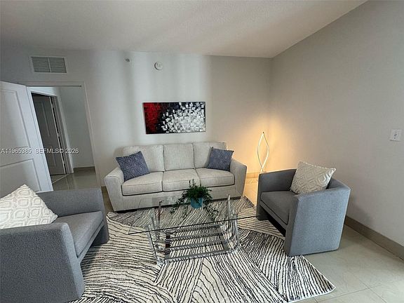3rd image of 170 SE 14th St APT 1108