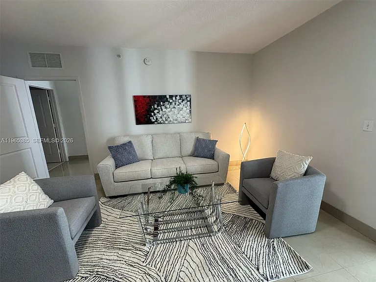 170 SE 14th St #1108 — Photo 3