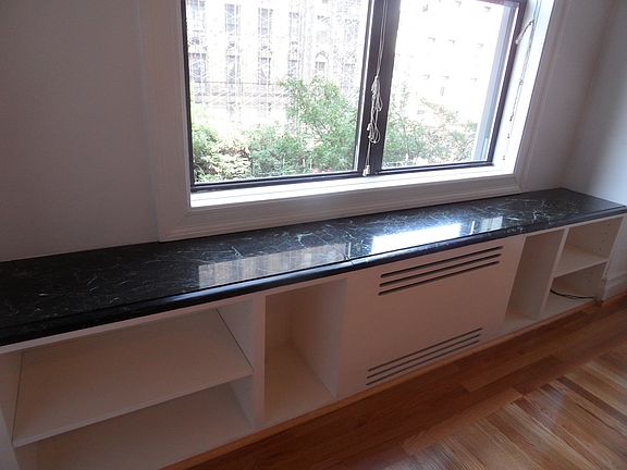 3rd image of 116 W 72nd St APT 4A