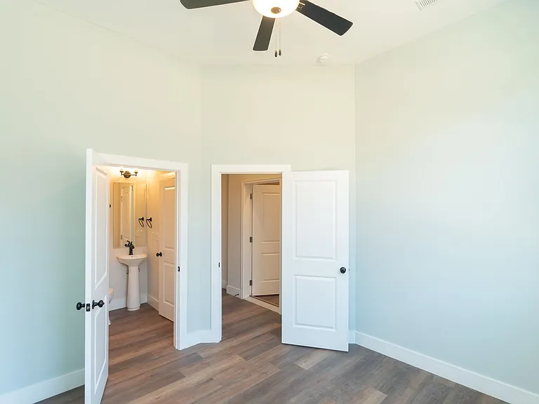 1039 Montague Pl — Photo 18