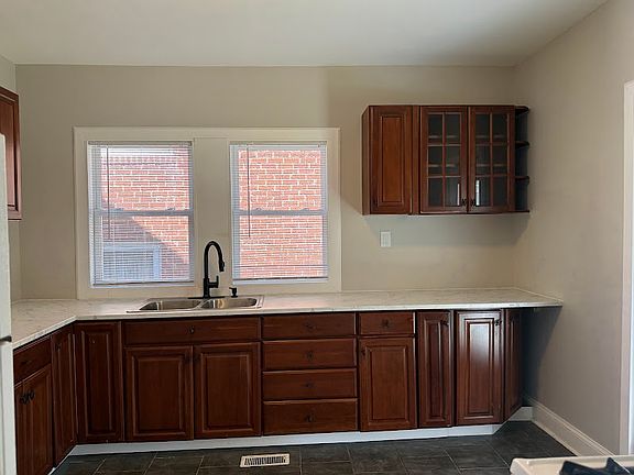 4th image of 3156 Rosina Ave