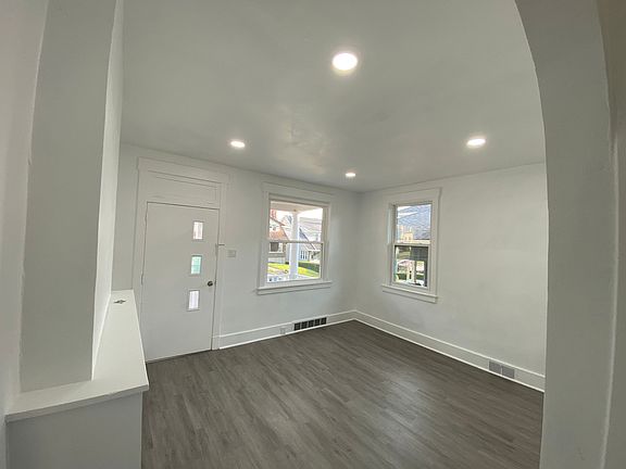 3rd image of 52 Amherst Ave