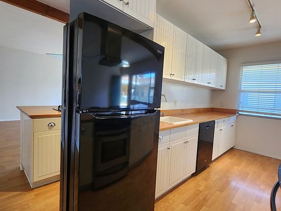 5th image of 1439 S Saltair Ave APT 17