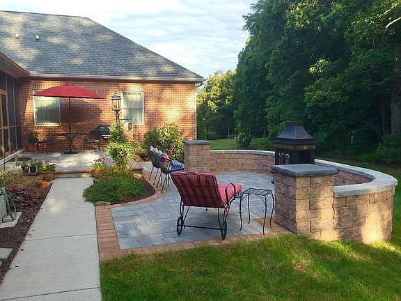 4th image of 7086 Killarney Dr