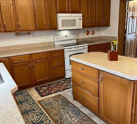 3rd image of 503 S 260th St
