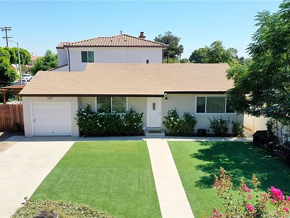 2nd image of 15702 Larkspur St