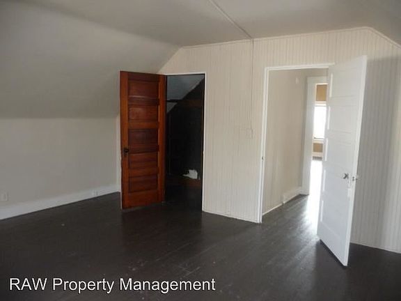 3rd image of 868 Hutchins Ave #2