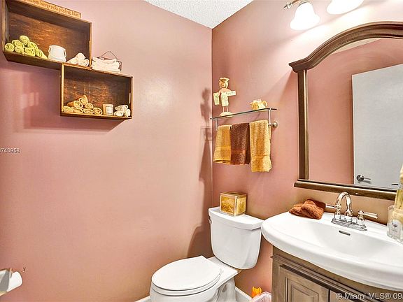 5th image of 7094 Woodmont Way