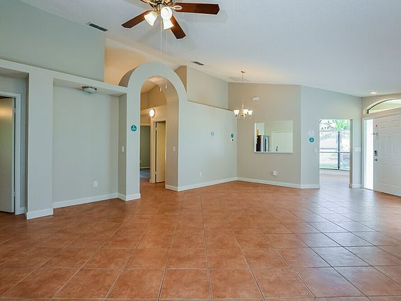 4th image of 1022 Henson Ct