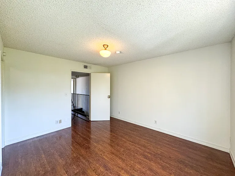 4554 Russell Ave #2 — Photo 7