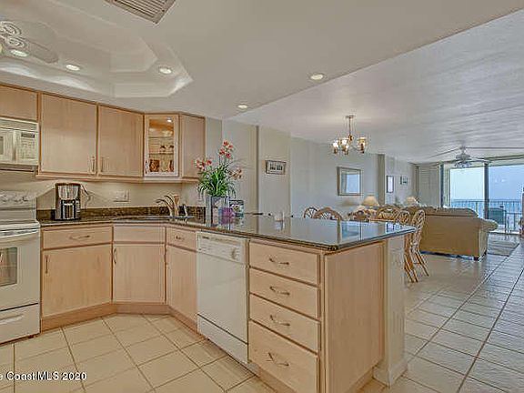 4th image of 830 N Atlantic Ave APT 806
