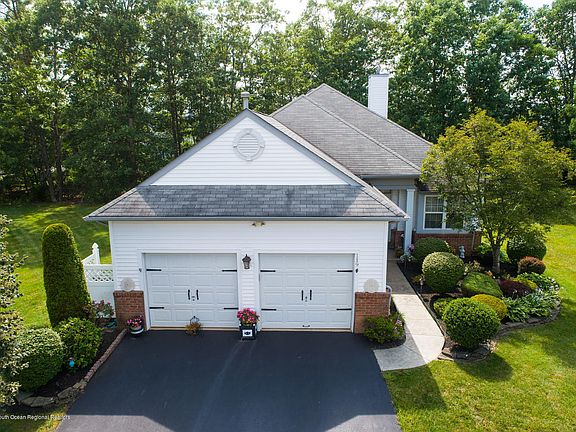 3rd image of 119 Belvedere Dr N #119