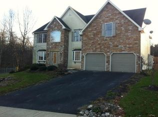 208 Buckhead Ln, Douglassville, PA 19518