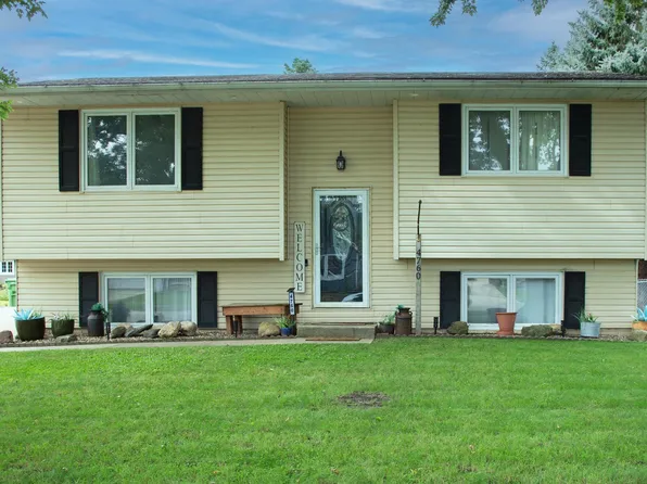 4760 Edgebrook Dr, Waterloo, IA 50701