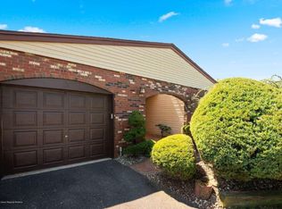 5 Surray Ct, Marlboro, NJ