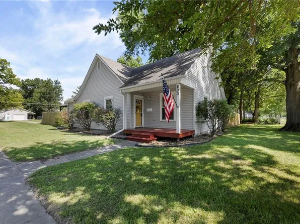 803 S Ash St, Ottawa, KS 66067