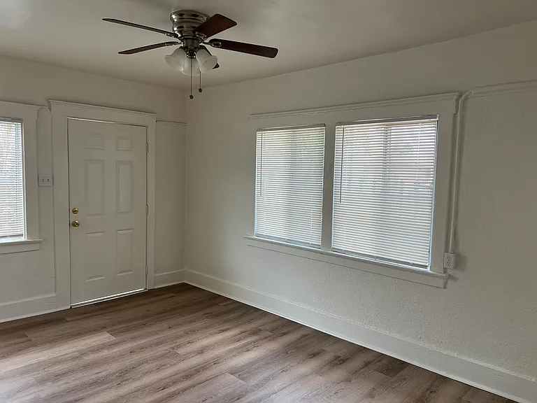 1040 Martin Luther King Jr Ave #1 — Photo 7